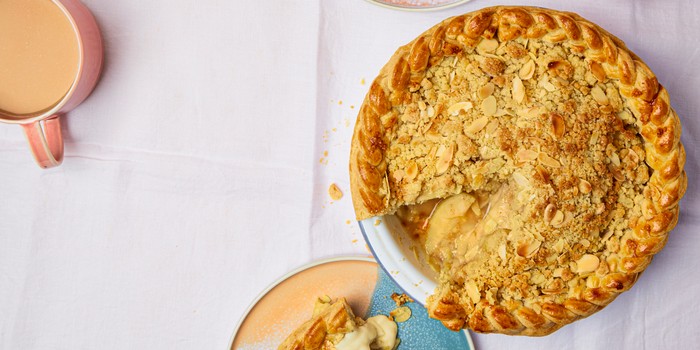 apple and almond crumble pie